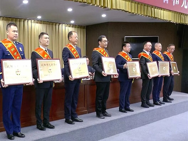 喜報(bào)！咸陽路橋工程公司榮獲咸陽市 “先進(jìn)集體”榮譽(yù)稱號(hào)